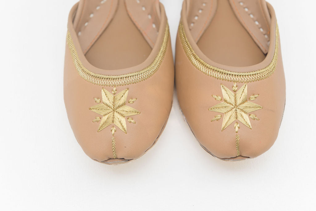 Beige Ek - Tara