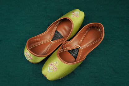 Laila - Light Green