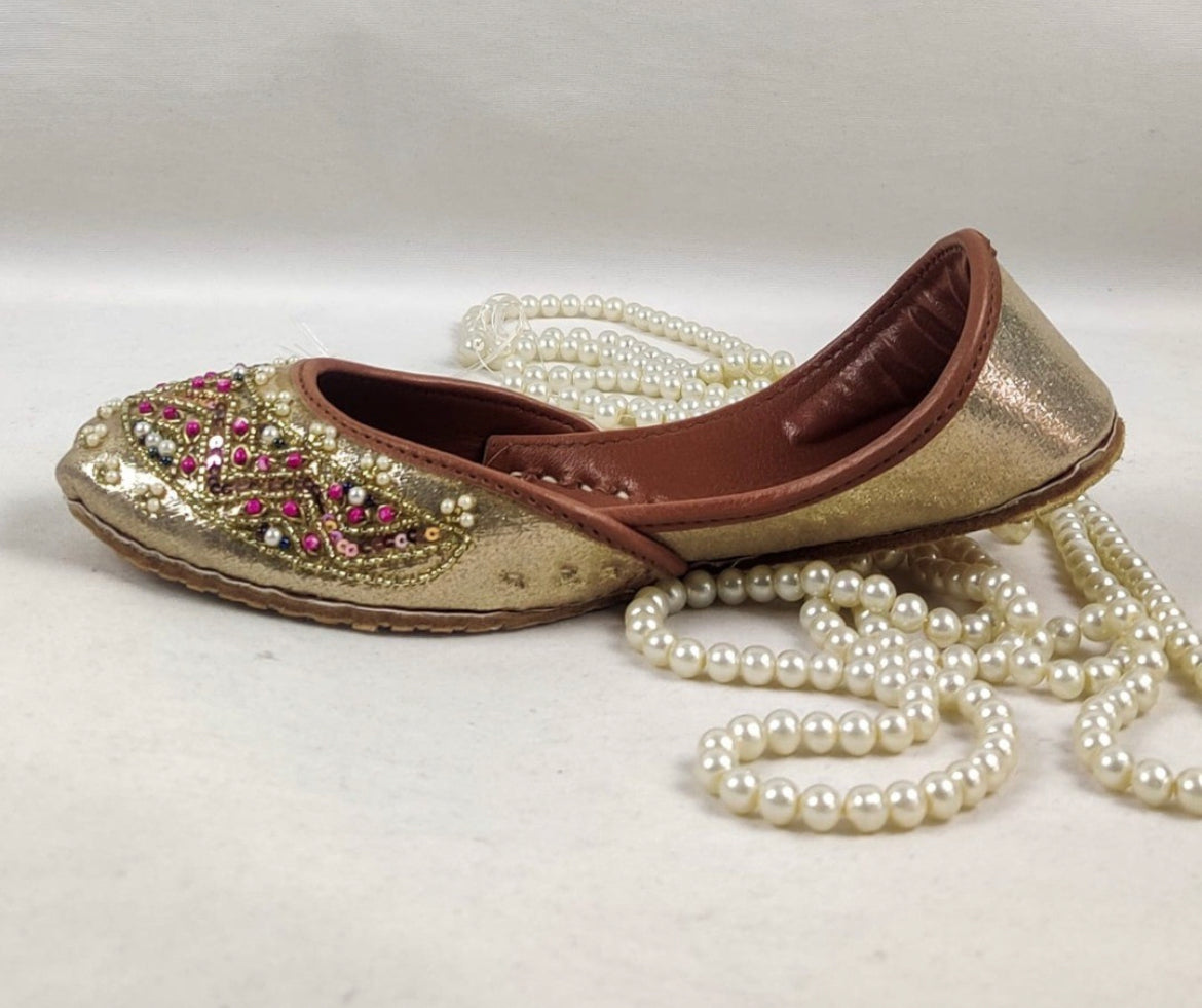 Sunehri Mehndi