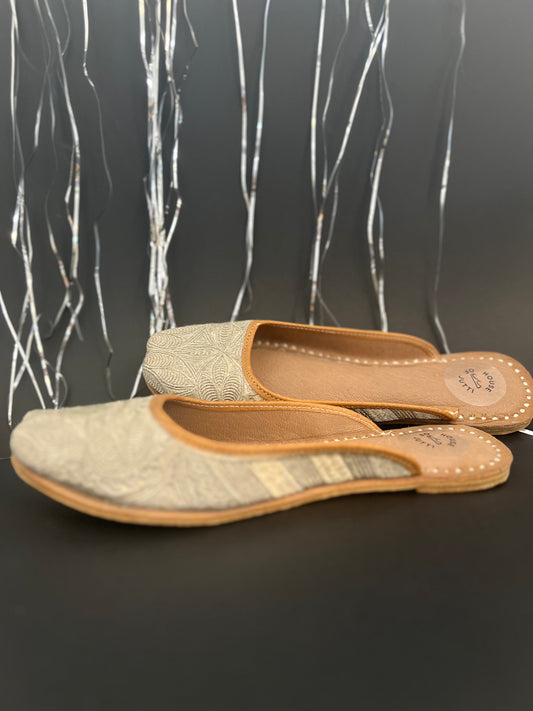Mastani Mojri Chappal